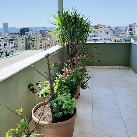 Kwatera prywatna With Breathtaking View Just 10 Mins From The Center *