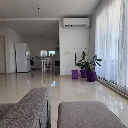 With Breathtaking View Just 10 Mins From The Center Kwatera prywatna *