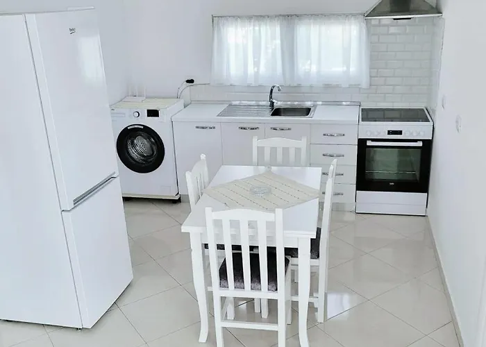 With Breathtaking View Just 10 Mins From The Center *